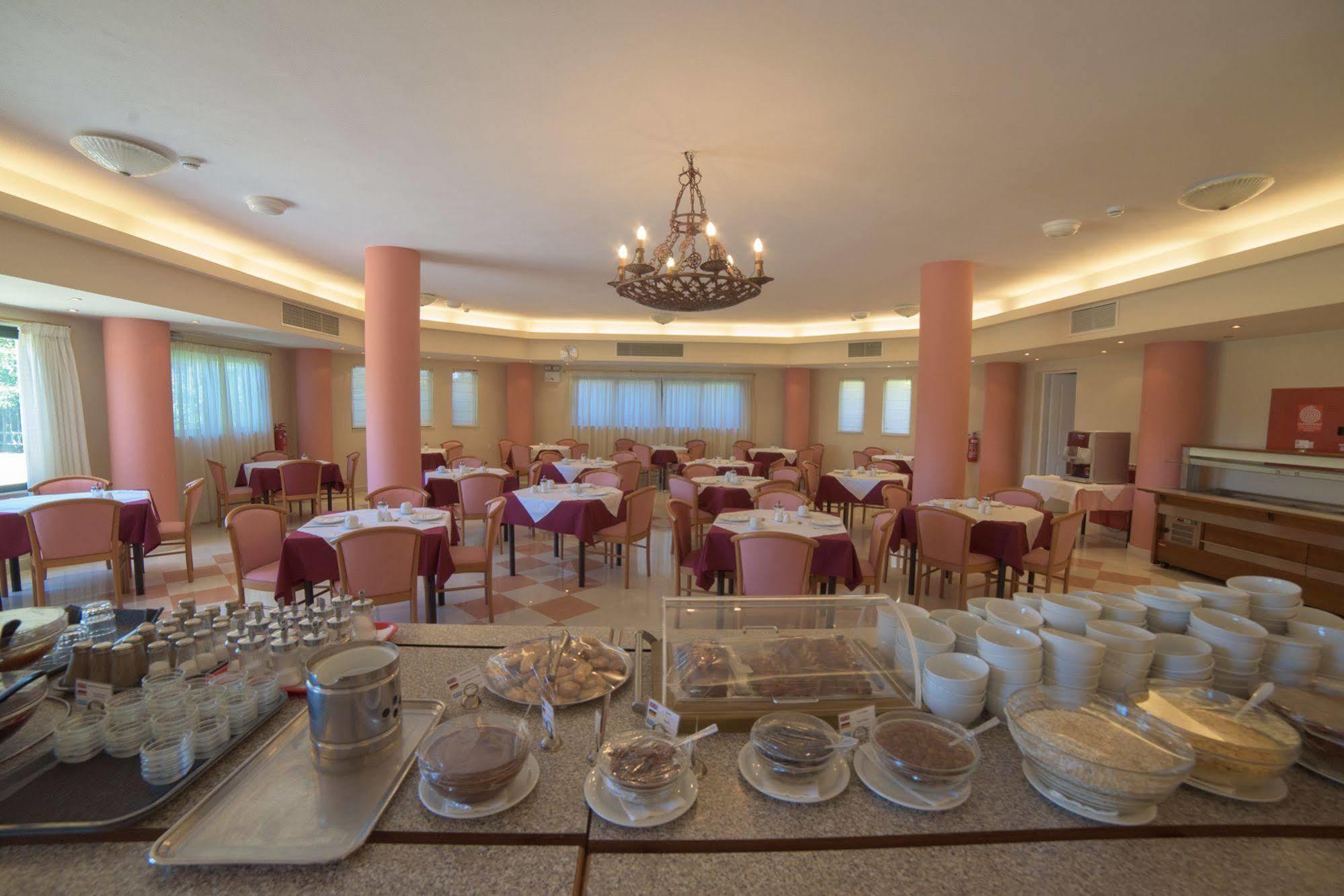 Century Resort Ахарави Екстериор снимка